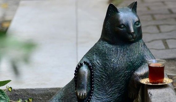 ساخت مجسمه‌ای براى گربه لوطى مشهور ترکیه