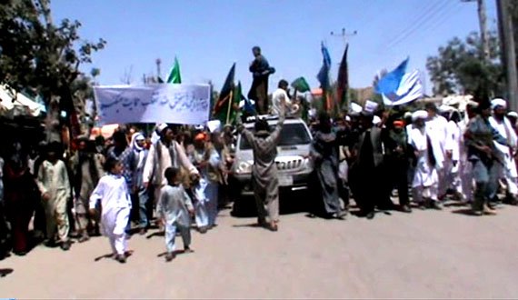 باشندگان فیروزکوه باردیگر به جاده‌ها ریختند