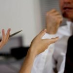 چگونه راهکارهای زبان بدن برای به دست آوردن اعتماد به نفس را یاد بگیریم؟