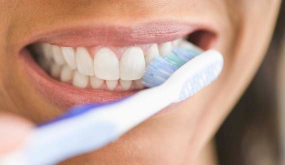 بهترین روش مسواک زدن چیست؟