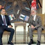 داکتر عبدالله و لورنت موشیل درباره مهاجران گفتگو کردند