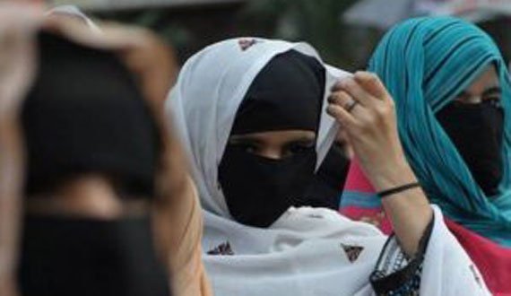 زنان پاکستانی به اخراج همسران افغان خود از پاکستان اعتراض کردند