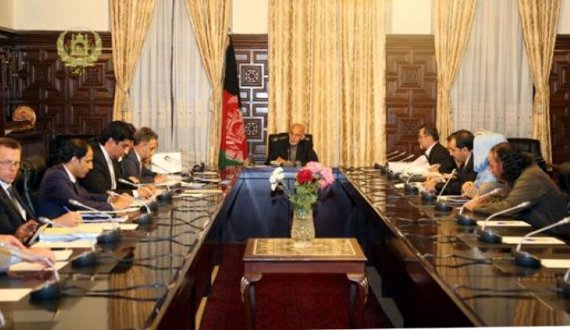 ارگ:”کمیسیون تدارکات ملی باعث صرفه جویی ۲۴۰ میلیون دالری در قراردادها شده است”