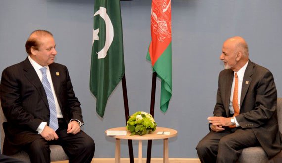 اشرف غنی و نواز شریف در ترکمنستان دیدار کردند