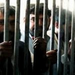 سارقان مسلح پشت میله‌های زندان در نیمروز