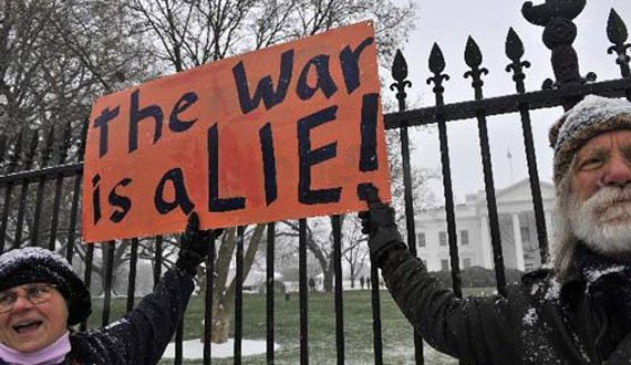 تظاهرات ضد جنگ در برابر کاخ سفید