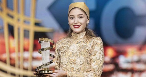 دختر افغان جایزۀ بهترین بازیگر را از جشنوارۀ بین‌المللی مراکش به دست آورد