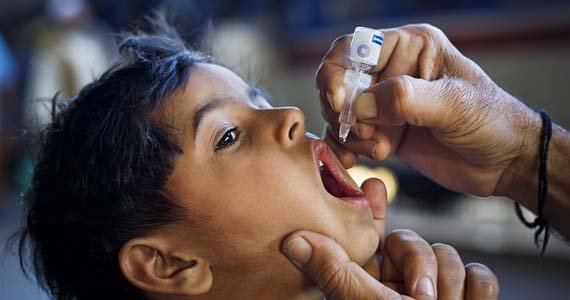 کارزار واکسین پولیو در نیمروز آغاز شد