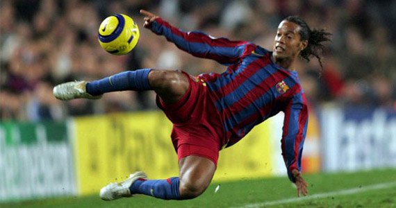 رونالدینهو دوباره به میادین فوتبال بر می‌گردد