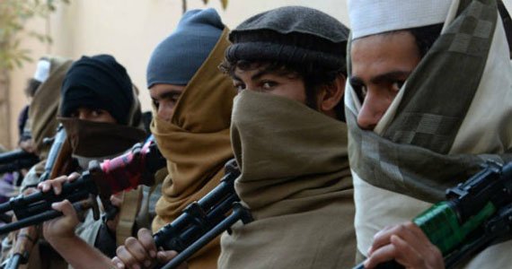 طالبان دو غیرنظامی را در غور تیرباران کردند
