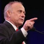 سناتور اسلام ستیز آمریکا در دام انتقادها افتاد