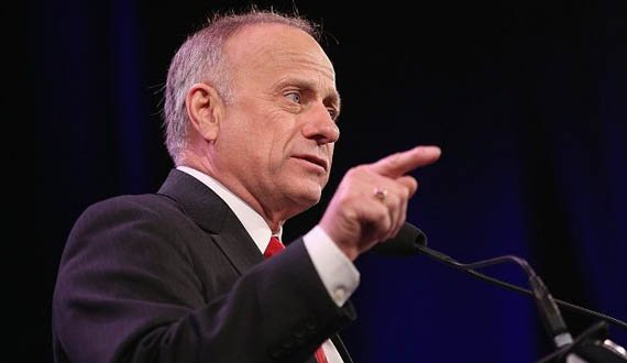 سناتور اسلام ستیز آمریکا در دام انتقادها افتاد