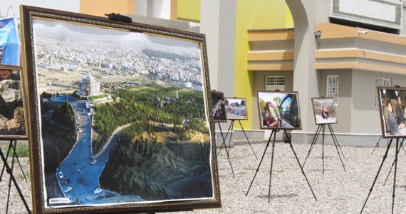 برپایی نخستین نمایشگاه عکس بانوان در فضای آزاد در هرات