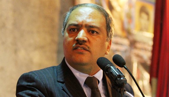 وظیفه احمد بهزاد به حالت تعلیق در آمد