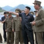 رهبر کوریای شمالی از آزمایش‌های تسلیحاتی نظارت می‌کند