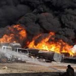 انفجار تانکر حامل مواد سوختی جان ده‌ها تن را در پاکستان گرفت