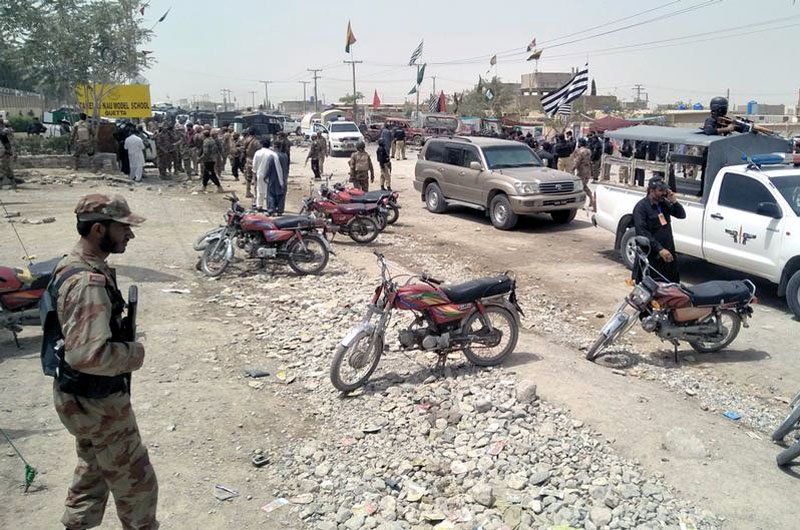 حمله انتحاری در پاکستان بیش از ۱۰۰ کشته و زخمی بر جای گذاشت