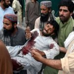 حمله انتحاری در پاکستان نزدیک به ۳۰۰ کشته و زخمی بر جای گذاشت