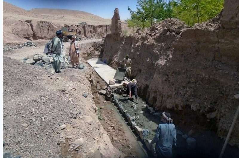 شبکه‌ی آبیاری روستای «بنفشک» هرات بازسازی می‌شود