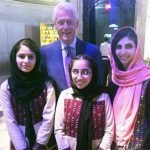 دیدار دختران روباتیک کشور با بیل کلینتون