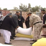 برای ۵۰۰ خانواده سربازان جان باخته در فراه کمک توزیع شد