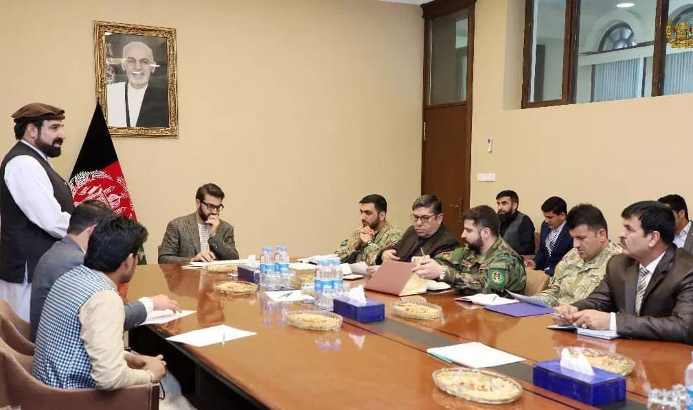 جوانان ننگرهار با مشاور شورای امنیت گفتگو کردند