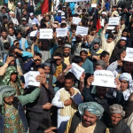 معترضان، شاهراه هرات–چشت را مسدود کردند