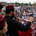 حکومت پاکستان به سرکوب جنبش پشتون‌ها متهم شده است