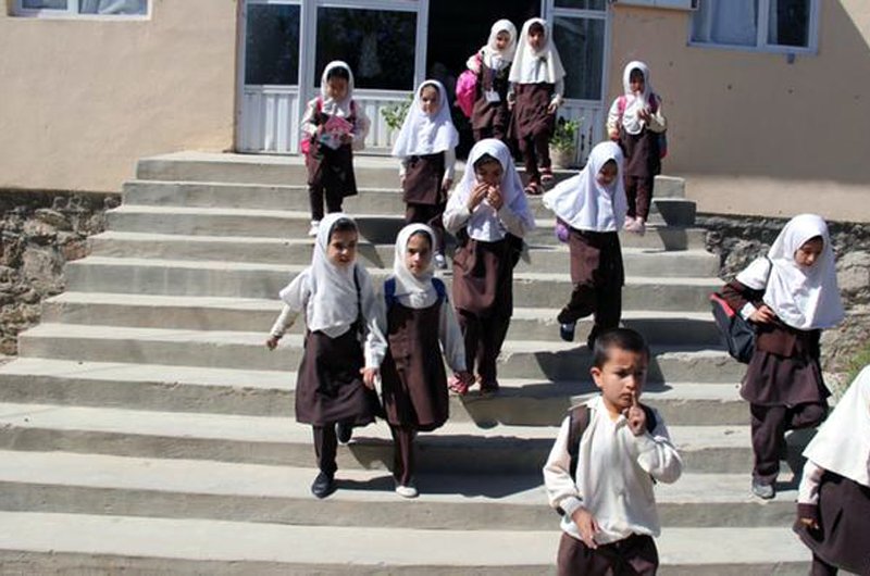 ۵ مکتب مسدود در ولسوالی محمد آغه لوگر بازگشایی شدند