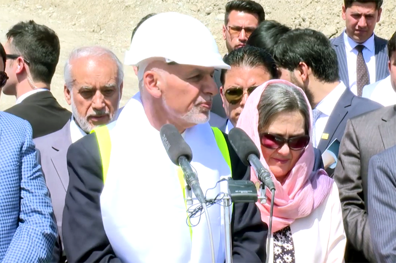 اشرف غنی کلنگ ساخت مجتمع اداری دارالامان کابل را بر زمین زد