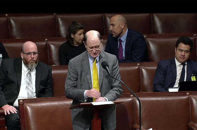 ترامپ برای حمله به ایران باید از کنگره آمریکا اجازه بگیرد