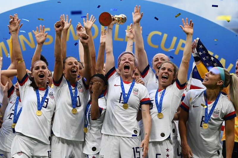 زنان فوتبالیست آمریکایی عنوان قهرمانی در جام جهانی را از نارنجی‌پوشان هلند ربودند