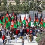 بازداشت ده‌ها نفر به دلیل حمل پرچم افغانستان در پاکستان