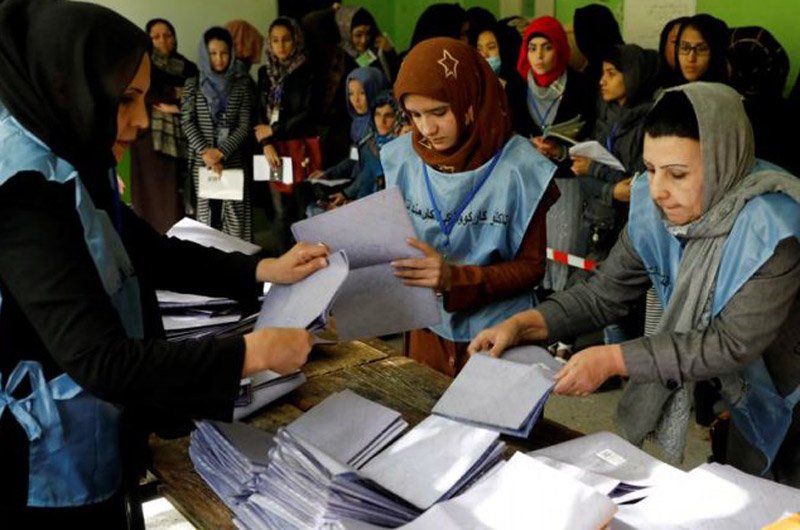 نهادهای ناظر بر انتخابات ریاست جمهوری افغانستان تا هنوز اعتبارنامه دریافت نکرده‌اند