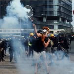 آتش اعتراض در هنگ کنگ همچنان شعله‌ور است، دوازدهمین هفته تظاهرات به خشونت کشیده شد