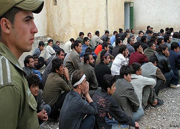 ایران ۵۰۰ پناه‌جوی غیرقانونی را در مرز مشترک با افغانستان بازداشت کرده است