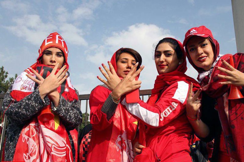 وزارت ورزش ایران: اولین بازی تیم ملی این کشور با حضور زنان برگزار می‌شود