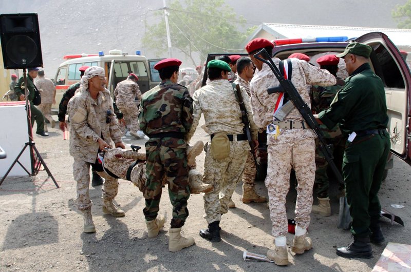 جان باختن ۳۰ سرباز در حملات گروه‌های تروریستی بر مواضع نیروهای امنیتی یمن