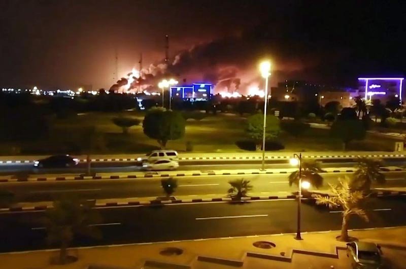 حمله پهپادی حوثی‌ها به عربستان تولید نفت این کشور را به نصف رسانده است