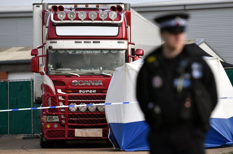 شوک جهانی، یک کامیون مملو از اجساد در بریتانیا متوقف شد