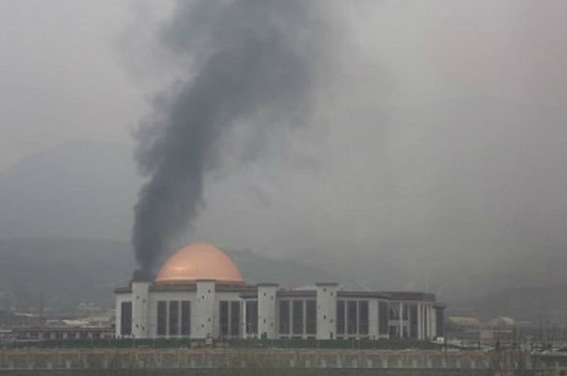 سه موشک به نزدیکی ساختمان مجلس نمایندگان در کابل برخورد کرد
