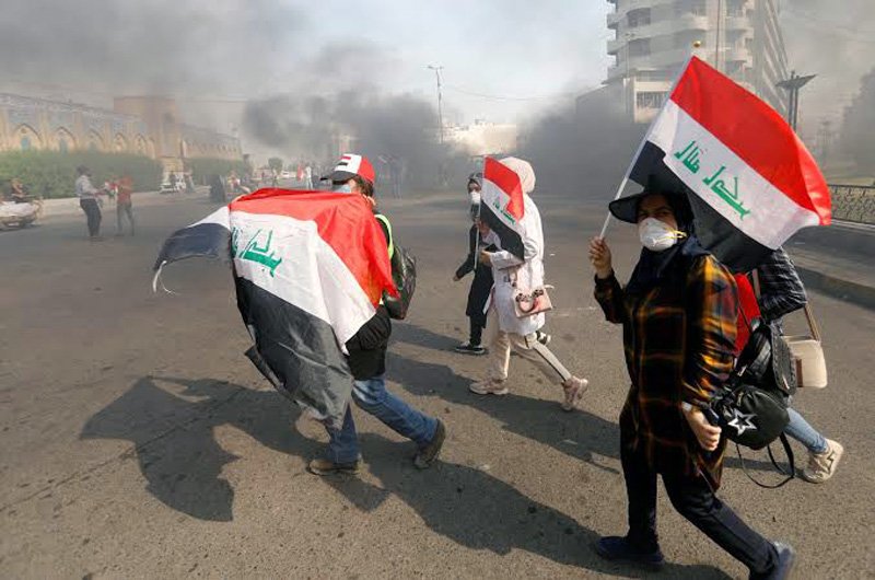 معترضان خشمگین عراقی به کنسولگری ایران در کربلا حمله کردند