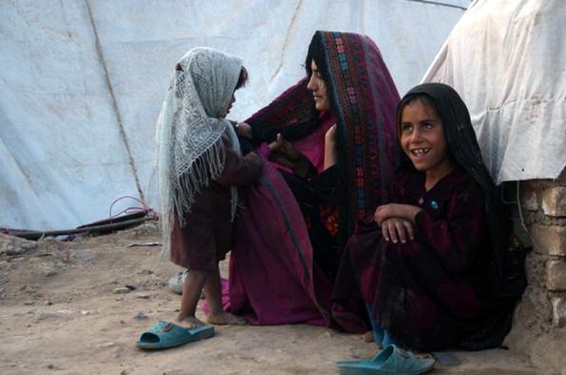 وضعیت بد آوارگان در افغانستان/ اوچا: بیش از ۳۰۰ هزار نفر بی خانمان شده‌اند