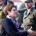 اظهارات وزیر دفاع آلمان در میان سربازان خو در مزارشریف